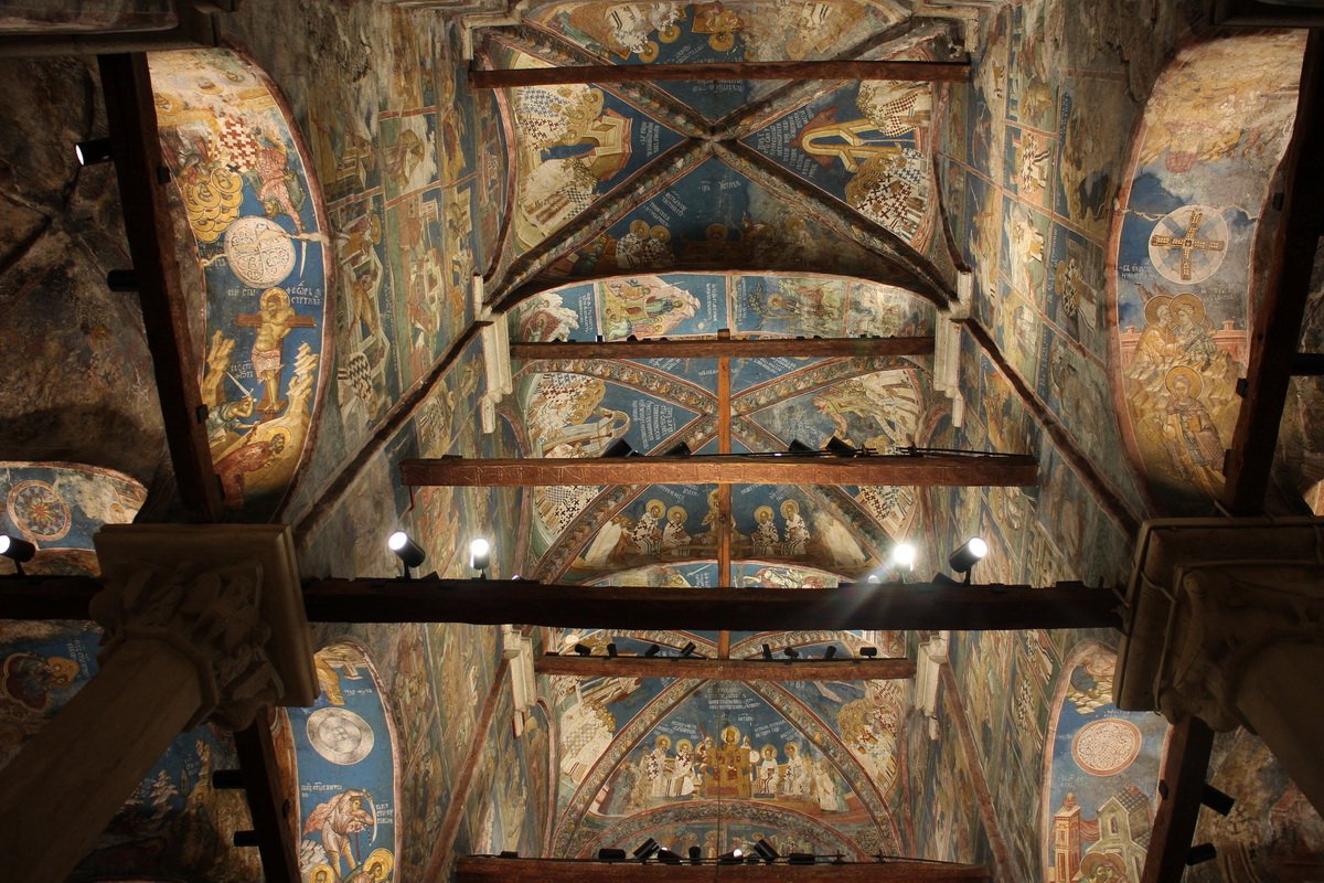 Intérieur du monastère de Decani