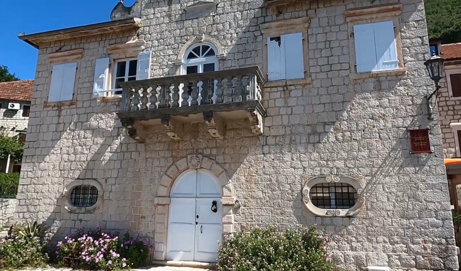 Bronza Palace Perast