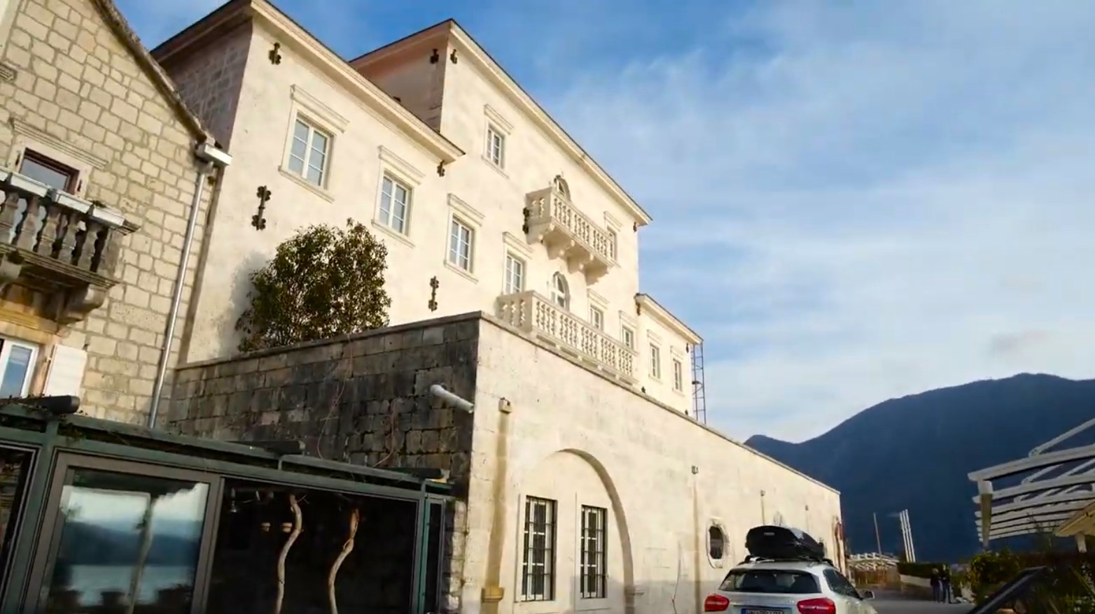 Perast Smekja Palace